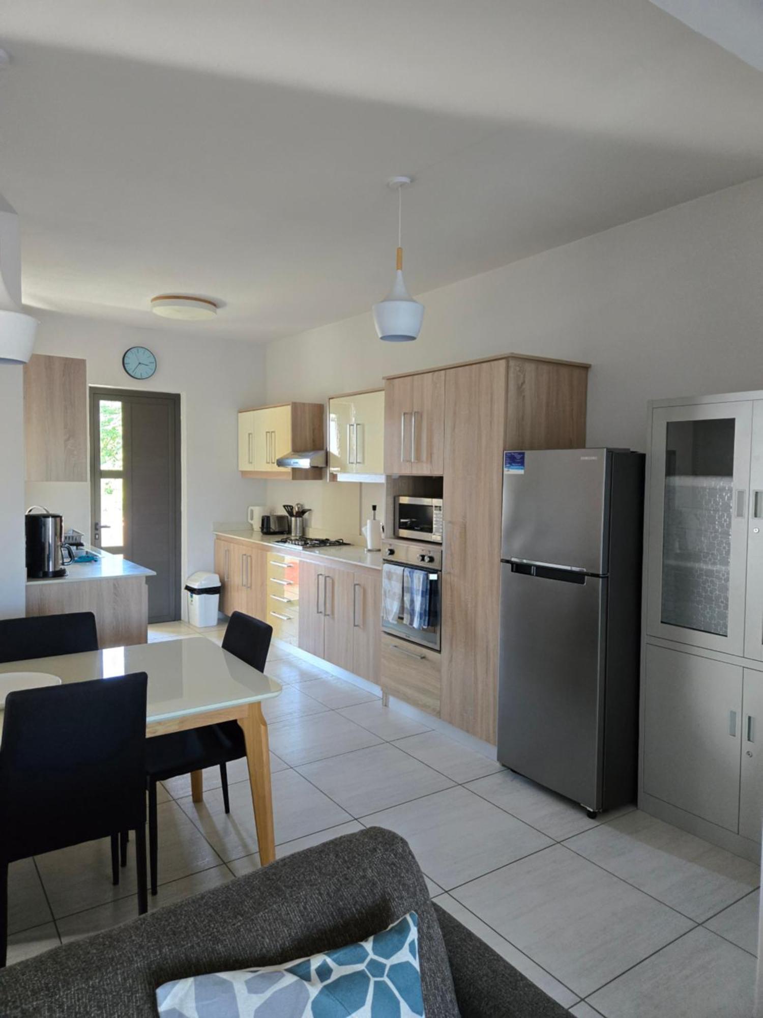Modern And Cosy Condo: Westwood Apartments Flic en Flac Экстерьер фото