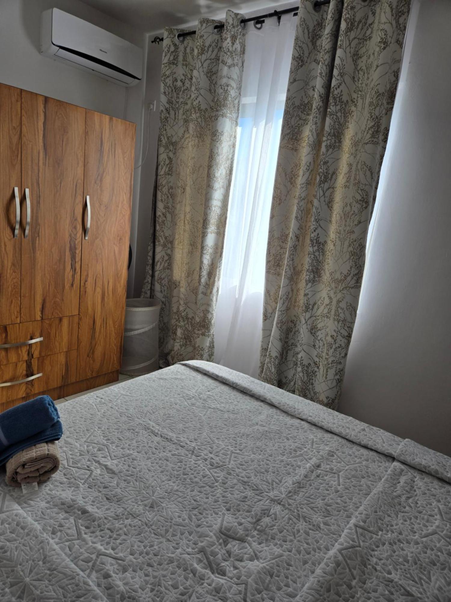 Modern And Cosy Condo: Westwood Apartments Flic en Flac Экстерьер фото